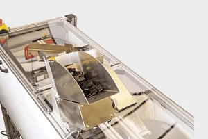 Step conveyor